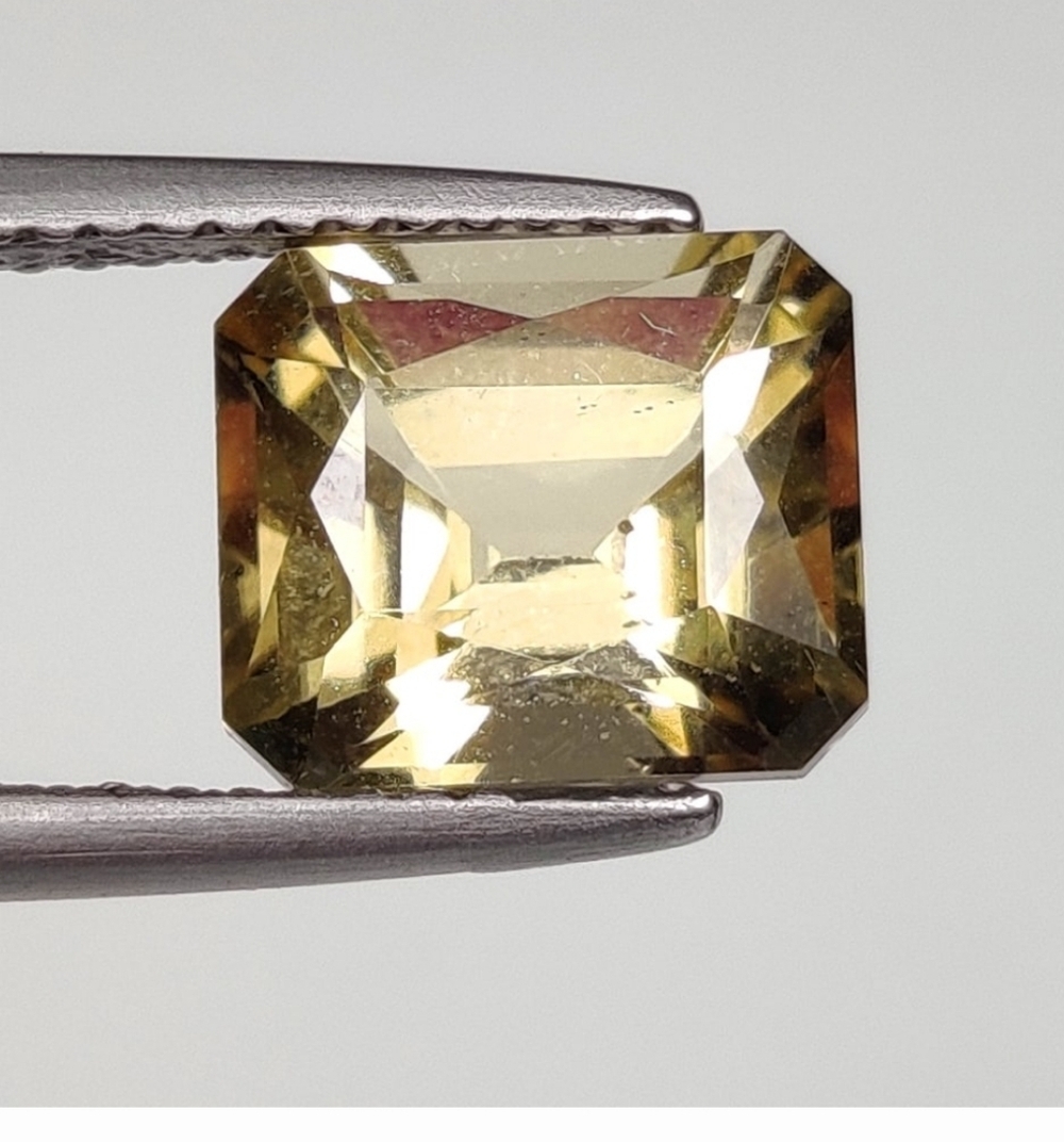 3.23 Ct Natural Scapolite Octagon Cut